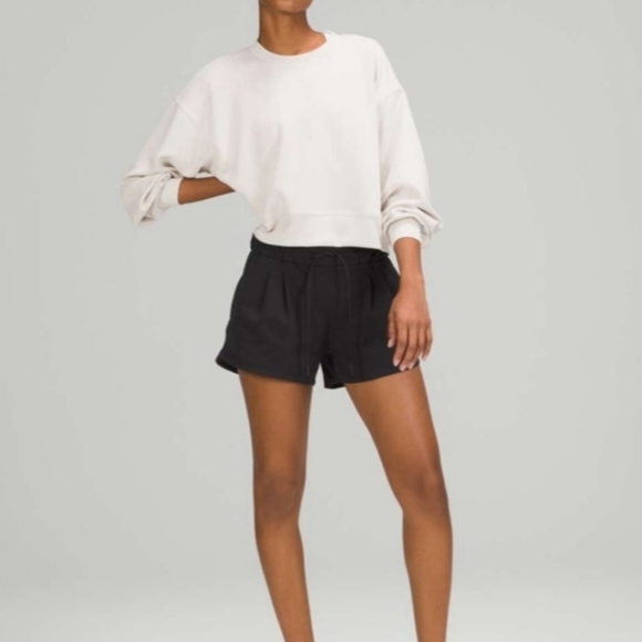 Lululemon Stroll at Sundown 3" Black Shorts - Picture 2 of 7